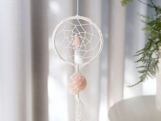 Atrapasueños hecho de macramé.