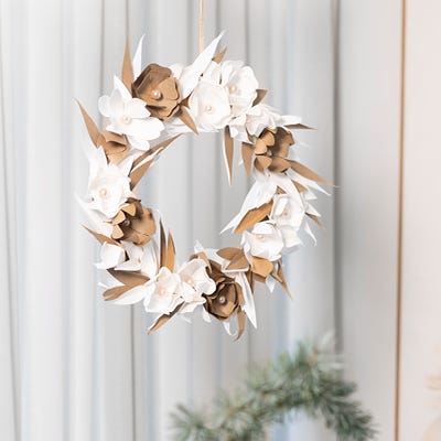 Imagen de collage - Corona de flores de papel