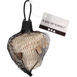 Mesa de madera con taburetes