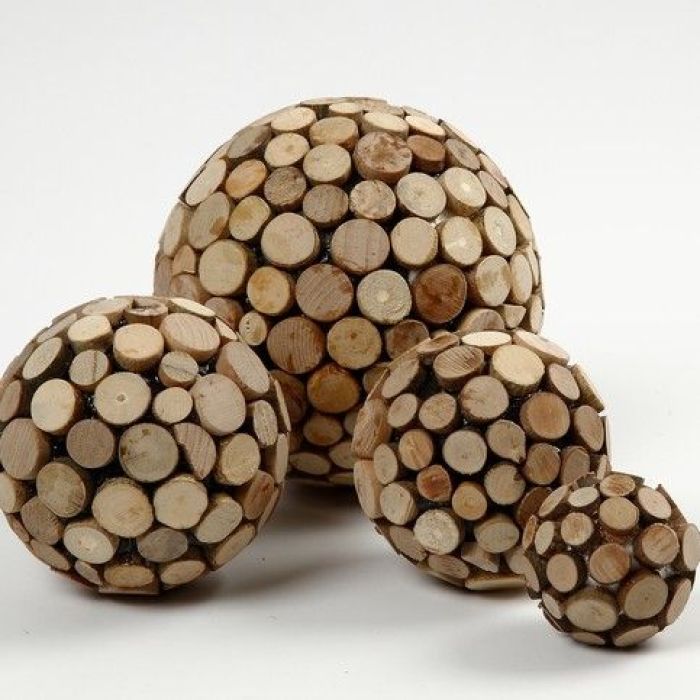 Bolas de poliestireno con discos de madera
