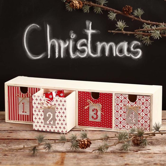 Decoupage sobre cajones para regalos de adviento