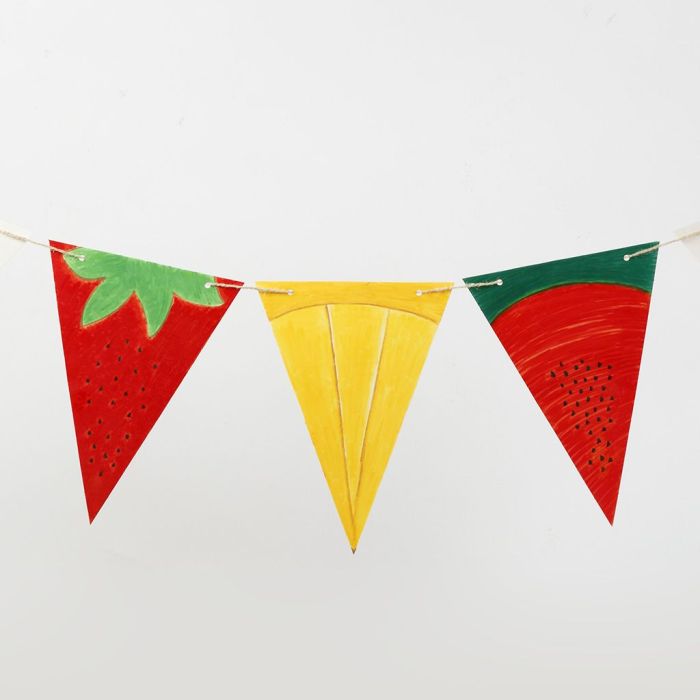Banderola con cartulinas decoradas