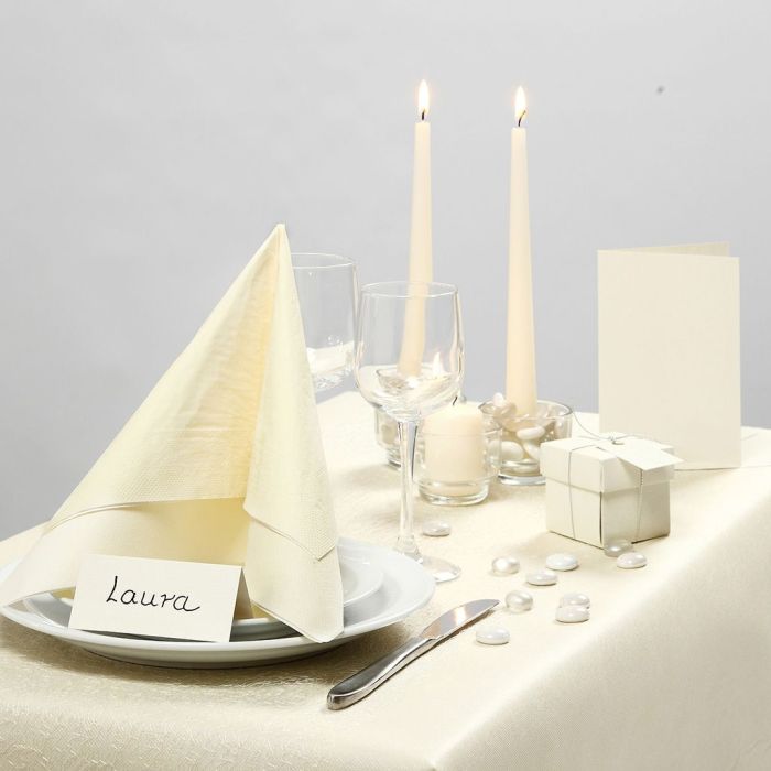 Inspiración de fiesta con decoraciones de mesa blancas, etc.