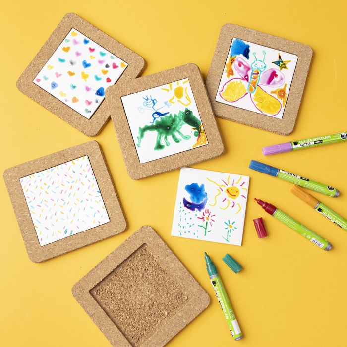 Posavasos decorados con marcadores de porcelana