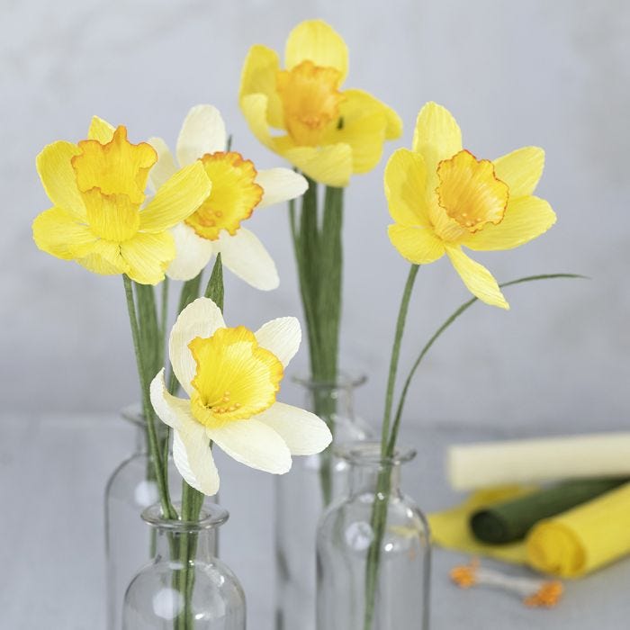 Narcisos de papel crepé