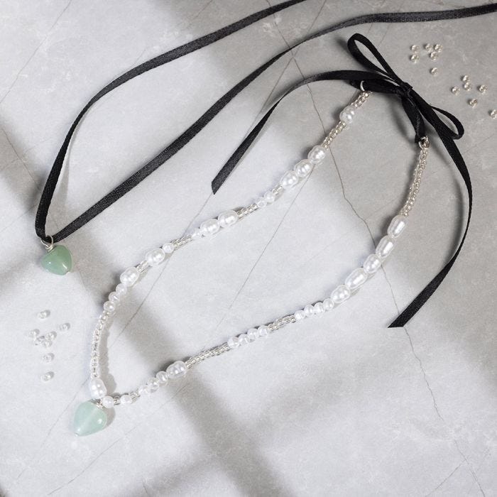 Collares de cinta de satén con corazón de aventurina 