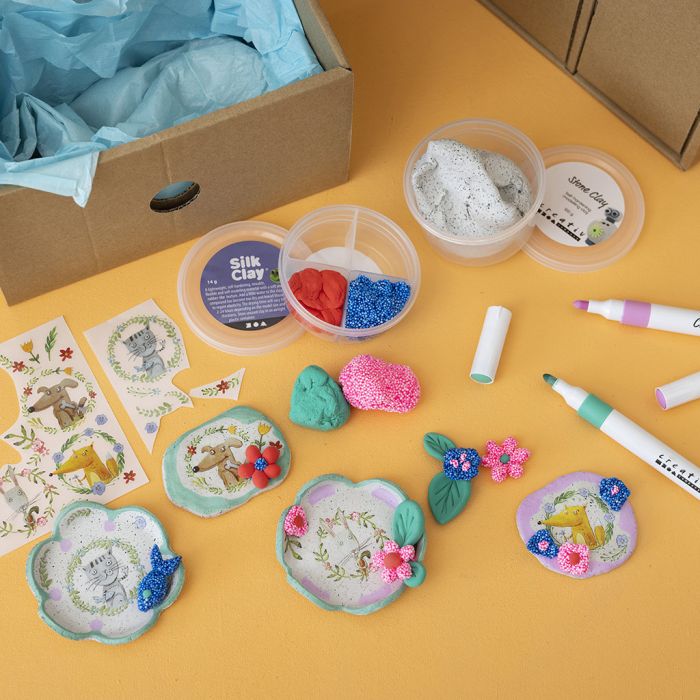 Arcilla de piedra decorada con bonitos diseños de animales