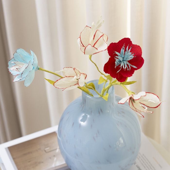 Flores de papel crepé decoradas con rotuladores