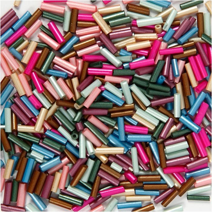 Mezcla de Cuentas, L. 6 mm, dia 1,5-2 mm, medida agujero 1 mm, colores metálicos, 130 gr/ 1 paquete