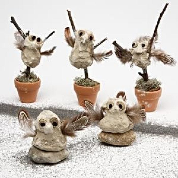 Pasta de papel maché que se transforma en pájaro, oveja y liebre