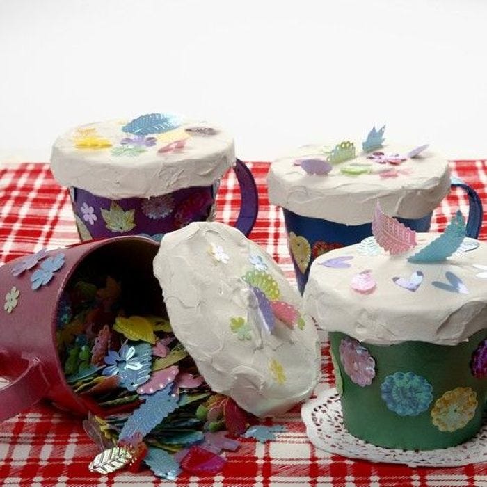 Papier-Mâché Cup Boxes with whipped Cream Lids