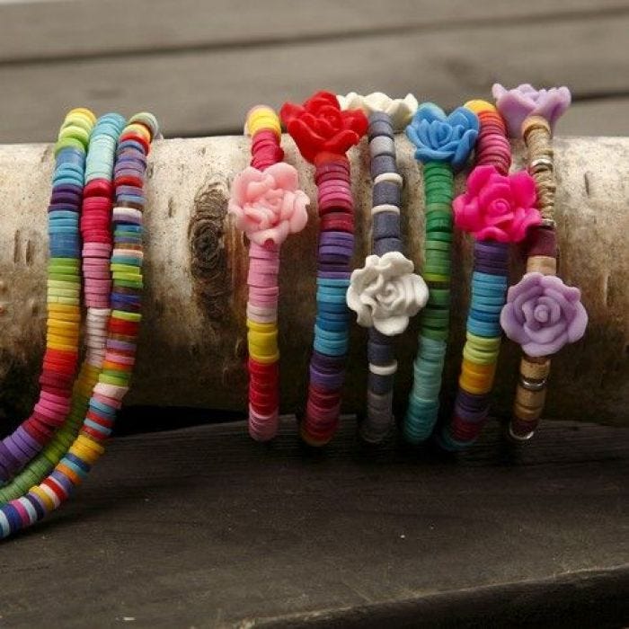 Pulseras con cuentas en cuerda elástica
