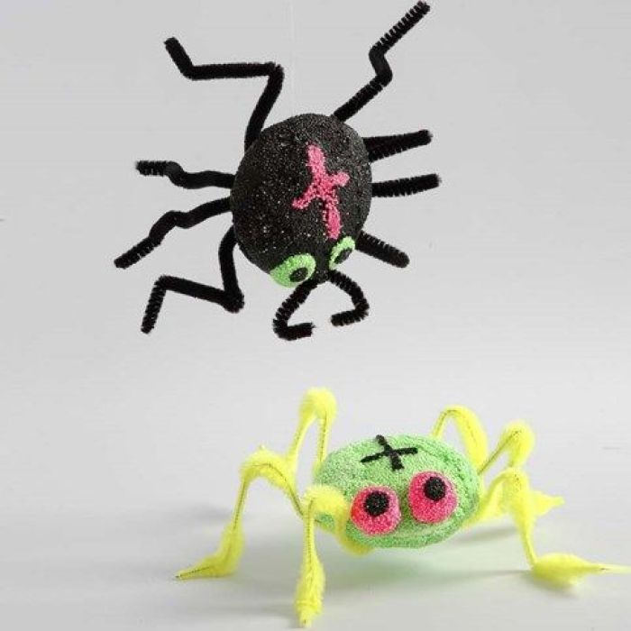 Araña de poliestireno y Foam Clay