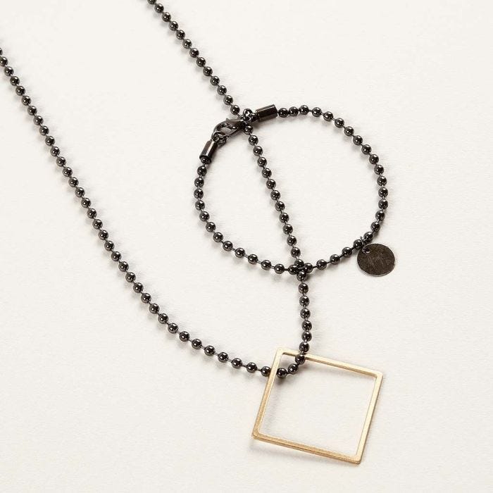 Cadena con colgantes