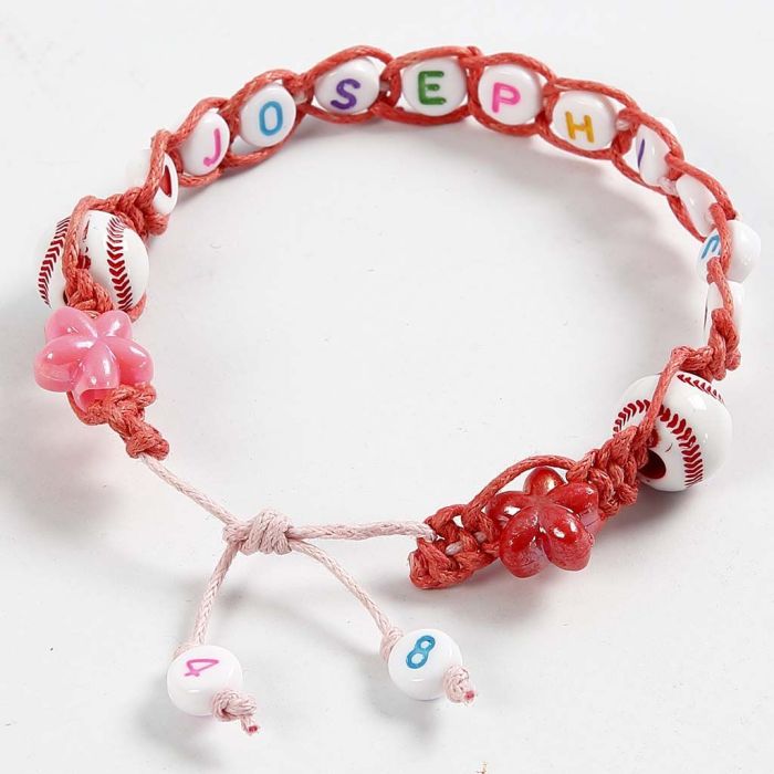 Pulsera con cuentas de letras