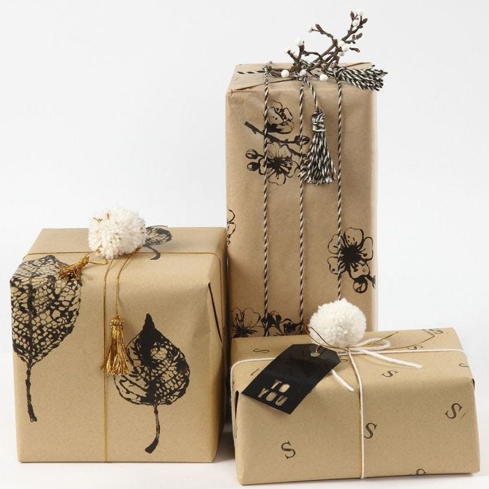 Regalos decorados con papel estampado