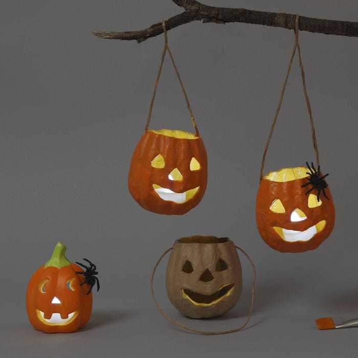 Farolillos para Halloween hechos de papel mâché y terracota