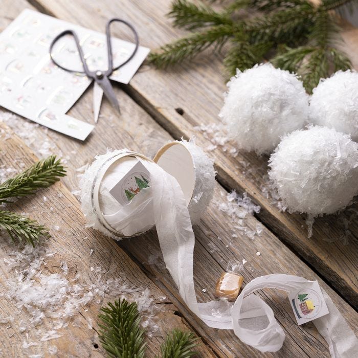 Bolas de nieve caseras con pequeñas sorpresas