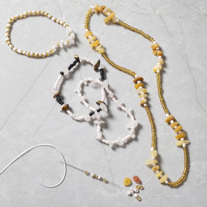 Joyería con cuarzo rosa, ojo de tigre y calcita miel