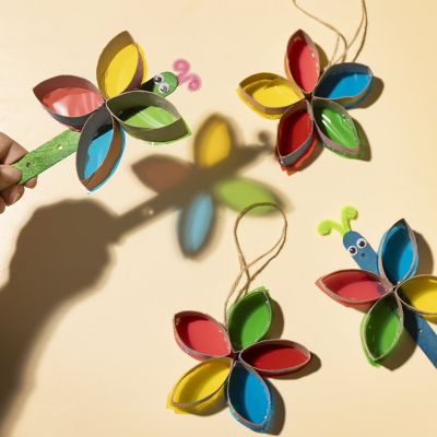 Mariposas y flores como colgadores de sol