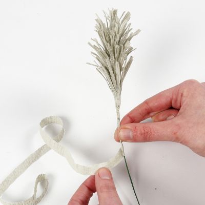 Cómo hacer cortaderas o puntas de abeto con papel crepé