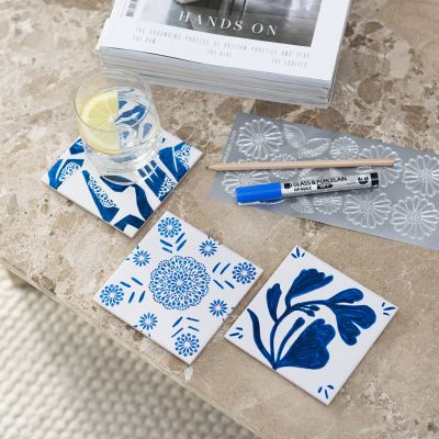 Posavasos decorados con marcador de porcelana
