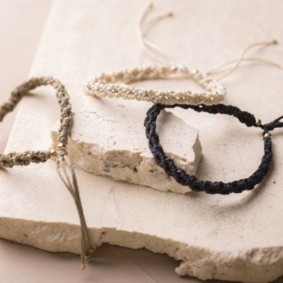 Pulseras de macramé anudadas