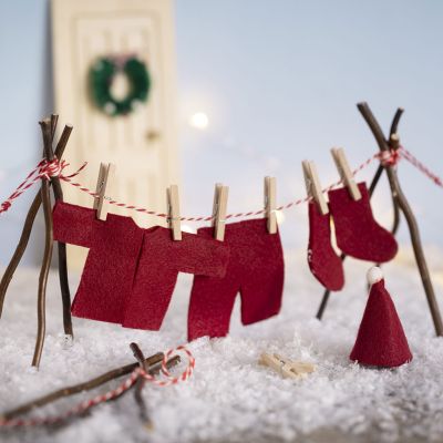 El elfo lava la ropa