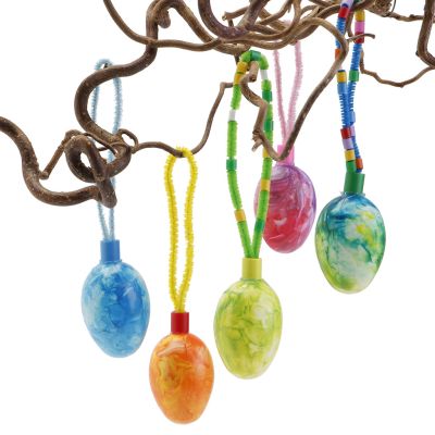 Huevo de plástico con efecto jaspeado