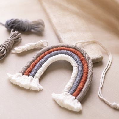 Arco iris de macramé