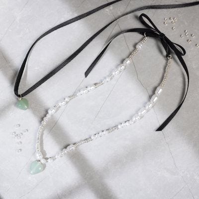 Collares de cinta de satén con corazón de aventurina 