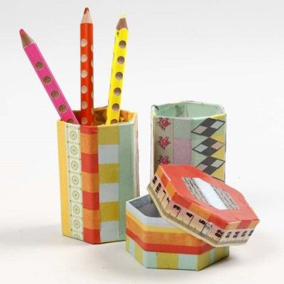 Cinta de carrocero sobre artículos de cartón