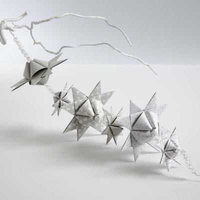 A Garland from pyramid-shaped woven Stars