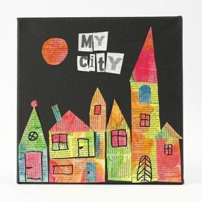 Een zwart canvas met een collage gemaakt van geverfd krantenpapier