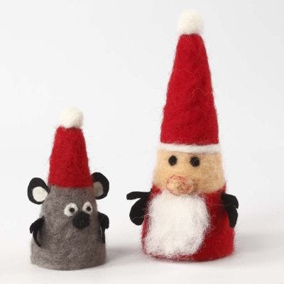 Figuras navideñas con conos de poliestireno fieltrados