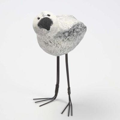 Pájaro de largas piernas con poliestireno y pulpa de papel maché