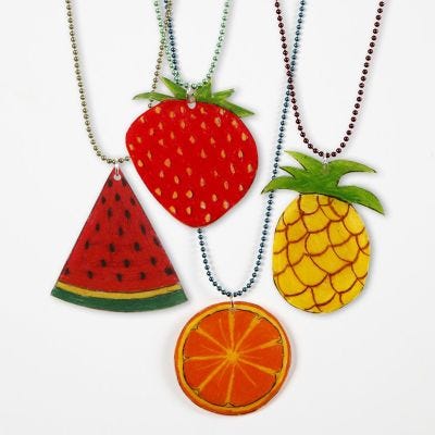 Collar con colgante de Shrink Plastic