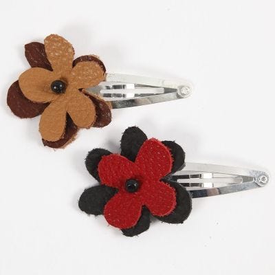 Clip de pelo con flor de cuero