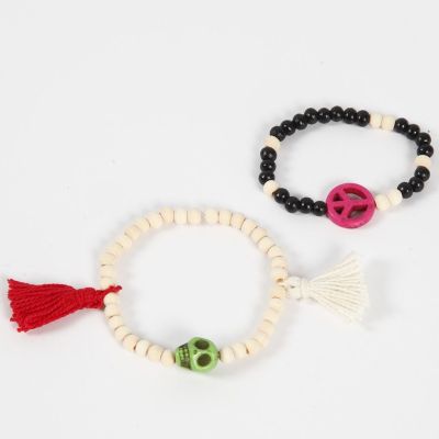Pulseras con cuentas de madera