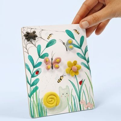 Una imagen con un diseño natural decorado con Silk Clay.