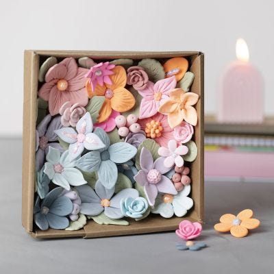 Caja de flores hecha de arcilla de seda Silk Clay® y Glitter clay