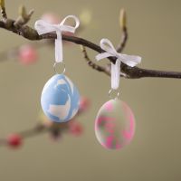 Huevos de Pascua jaspeados en Silk Clay®®