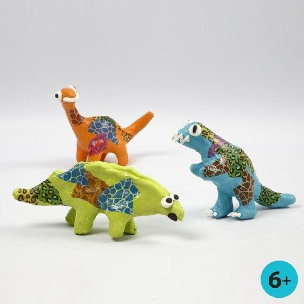 Dinosaurios de papel maché pintados y decorados con papel de decoupage |  Guia DIY