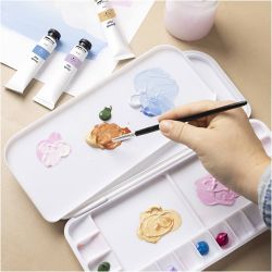 Paleta de pintura con cubierta